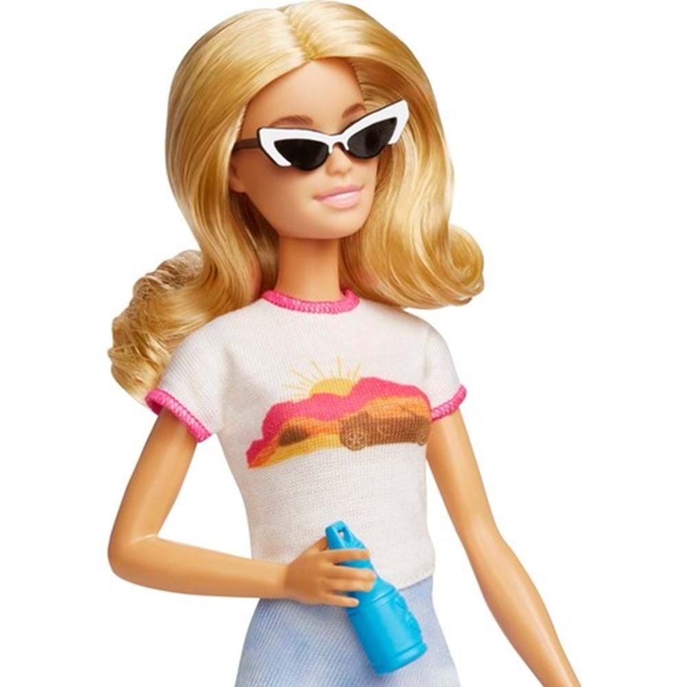 Barbie Seyahatte Bebeği ve Aksesuarları HJY18