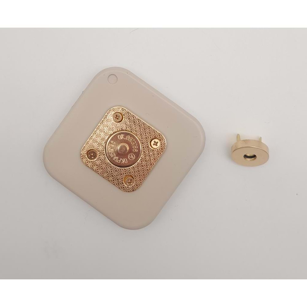 Çanta Aksesuar 7 cm Kare Akrilikli Bej Renk Light Gold Mıknatıslı Kilit