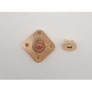 Çanta Aksesuar 3.5 cm Kare Akrilikli Koyu Bej Renk Light Gold Mıknatıslı Kilit