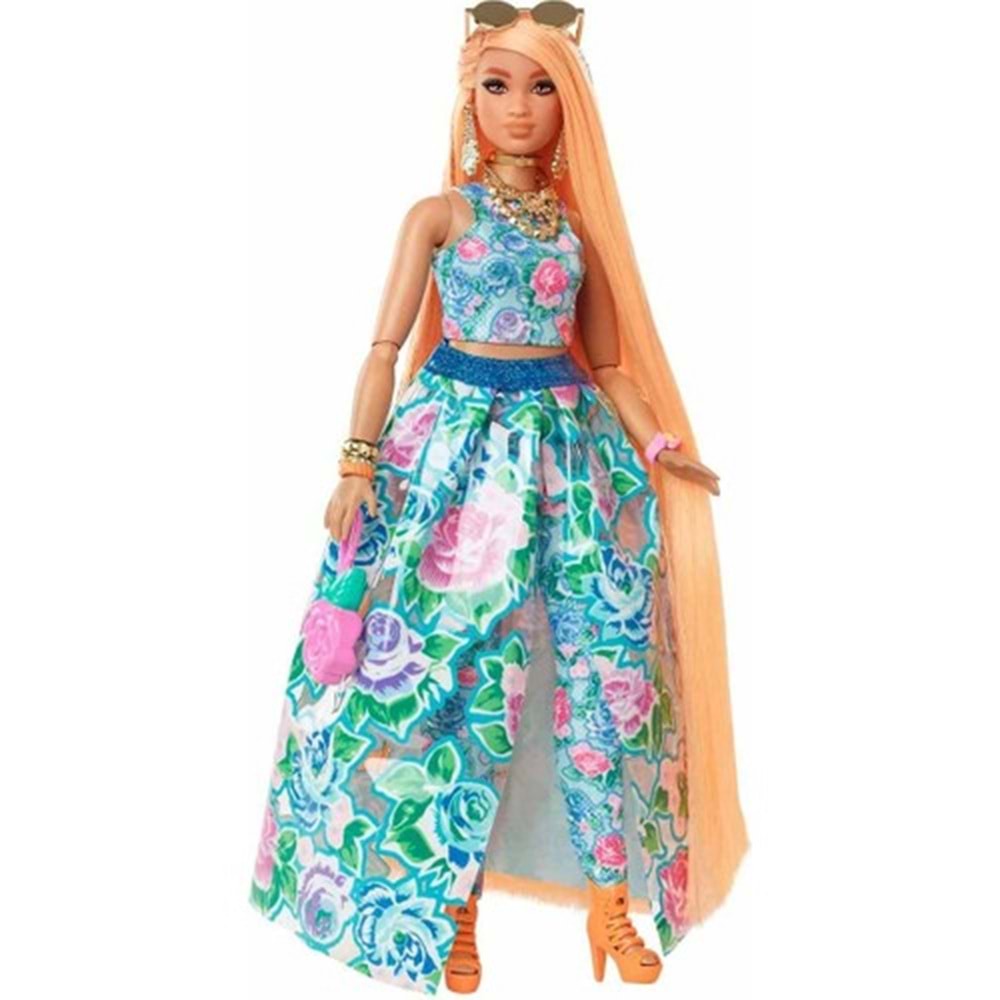 Barbie Extra Şık Bebek Ve Yavru Kedisi HHN14