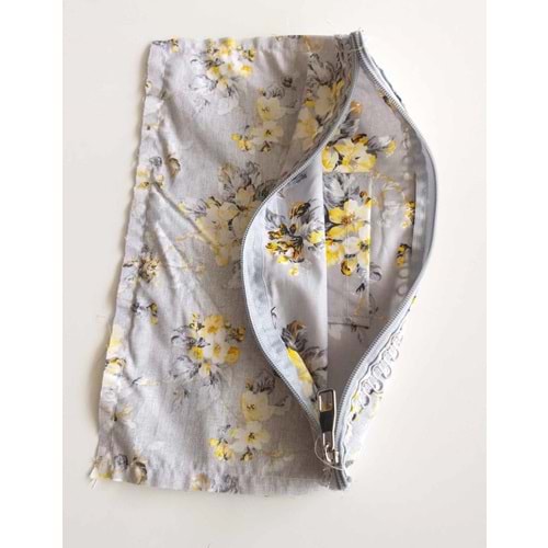 Çanta Aksesuar 20X30 Cm Dikilmiş Fermuarlı Astar Gri Zemin Sari Çiçek