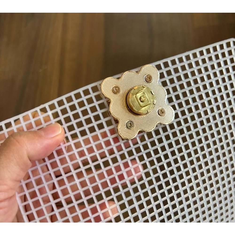 Çanta Aksesuar 36x40 Cm Plastik Kanvas Mıknatıslı Kilitli